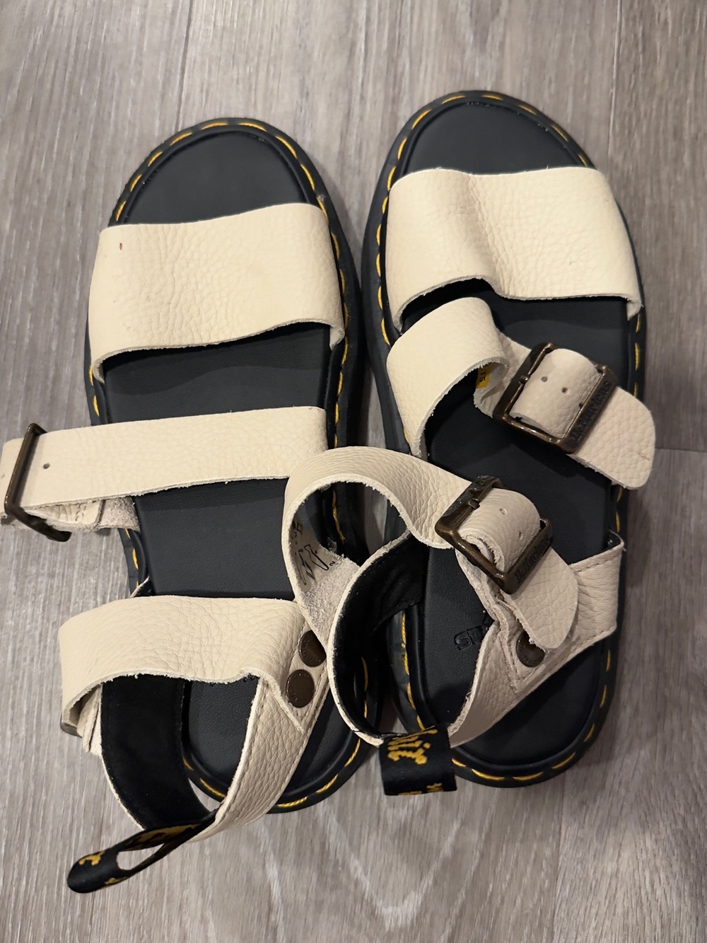 Dr Marten GRYPHON PISA
LEATHER PLATFORM SANDALS 38